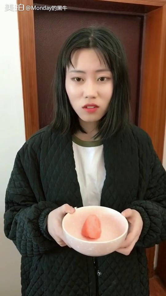 女人吃大瓜的视频,揭秘女人吃大瓜的趣味瞬间