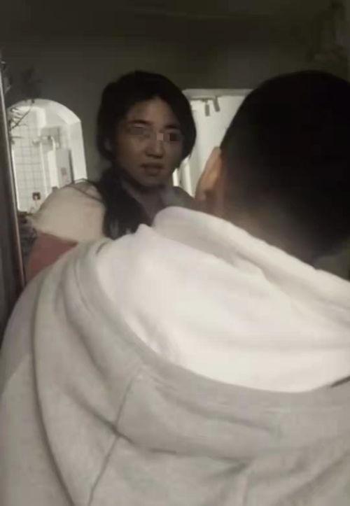 吃瓜被女友发现视频下载,视频下载引发的甜蜜风波